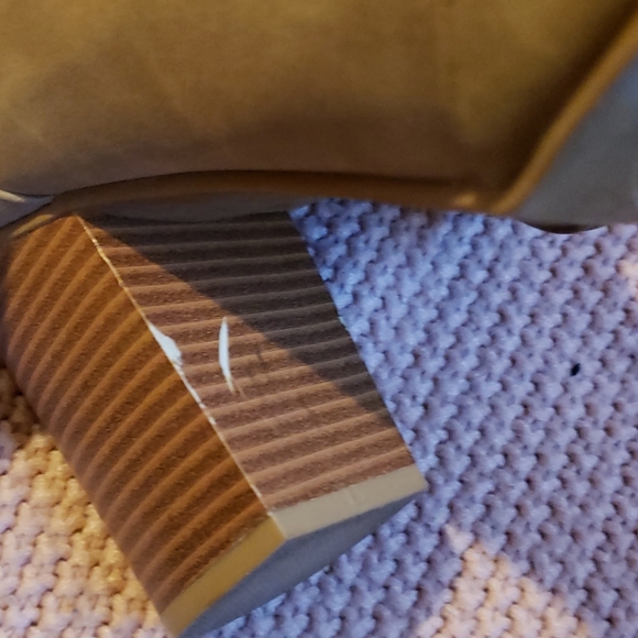 Heels - Picture 7 of 10